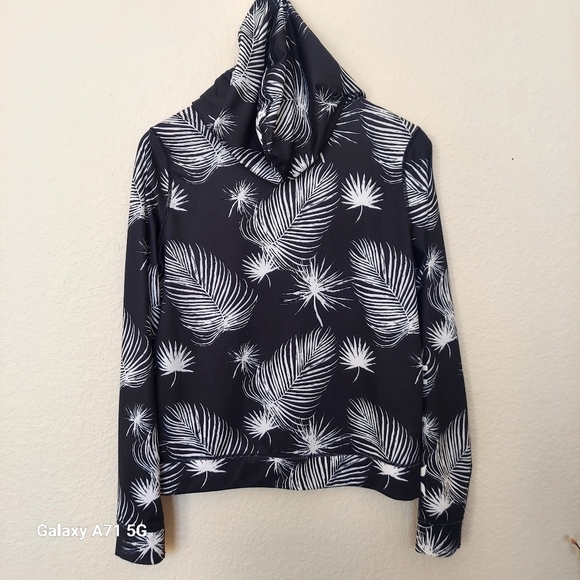 Hurley Womens Full Zip Long Sleeve Hooded Black White Floral Rashguard Sz S - Picture 3 of 16